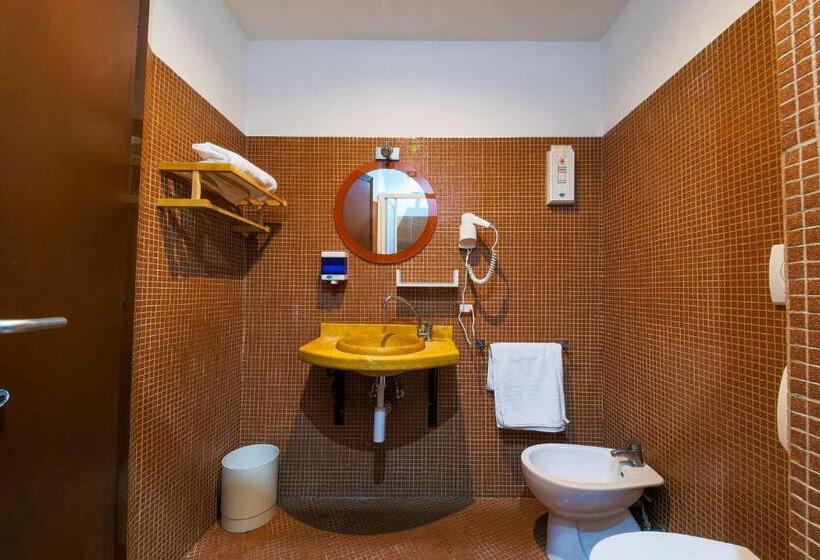 پانسیون E Room 42