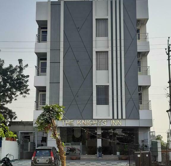 فندق The Knights  Inn