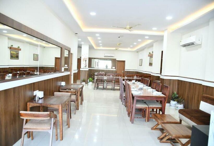 فندق The Knights  Inn