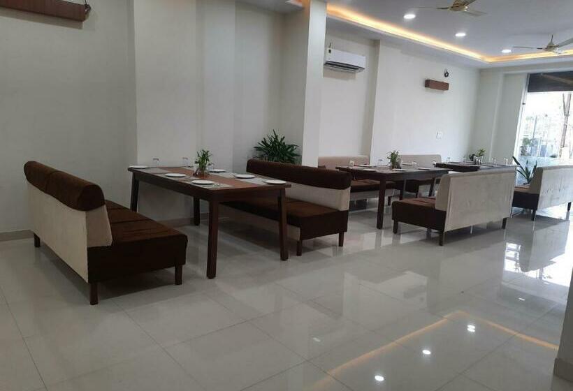 فندق The Knights  Inn