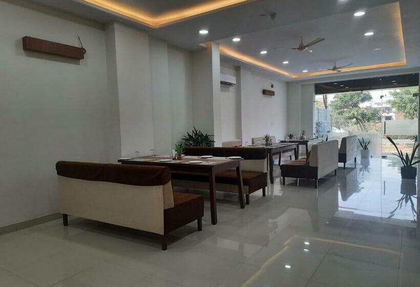 فندق The Knights  Inn