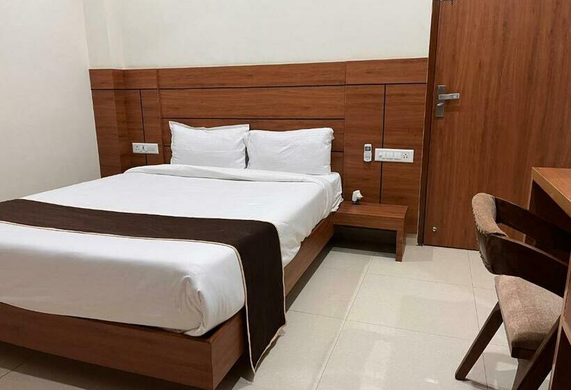 فندق The Knights  Inn