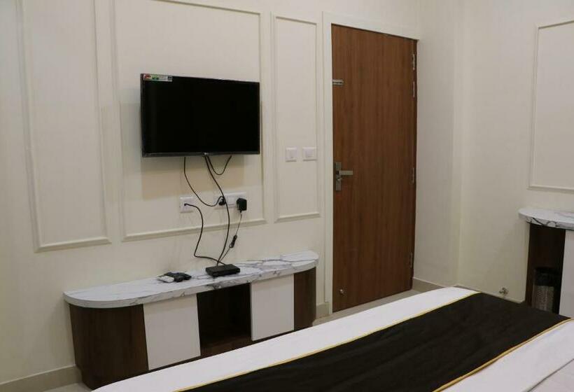 فندق The Knights  Inn