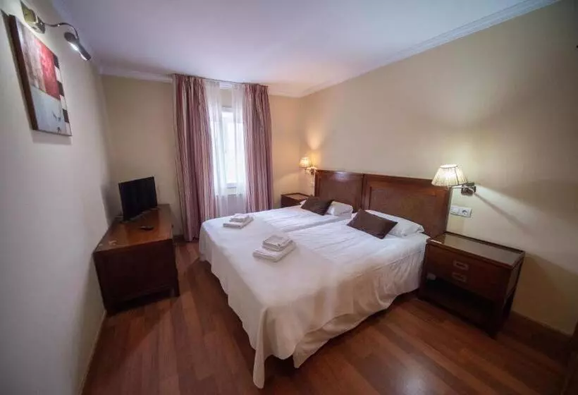 ペンション Cabalo Furado Tui