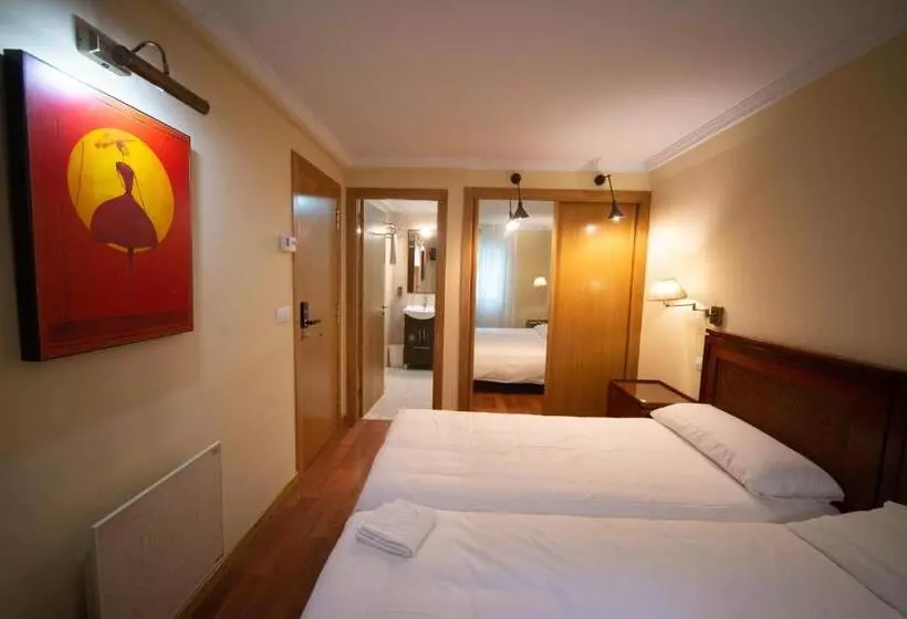 ペンション Cabalo Furado Tui