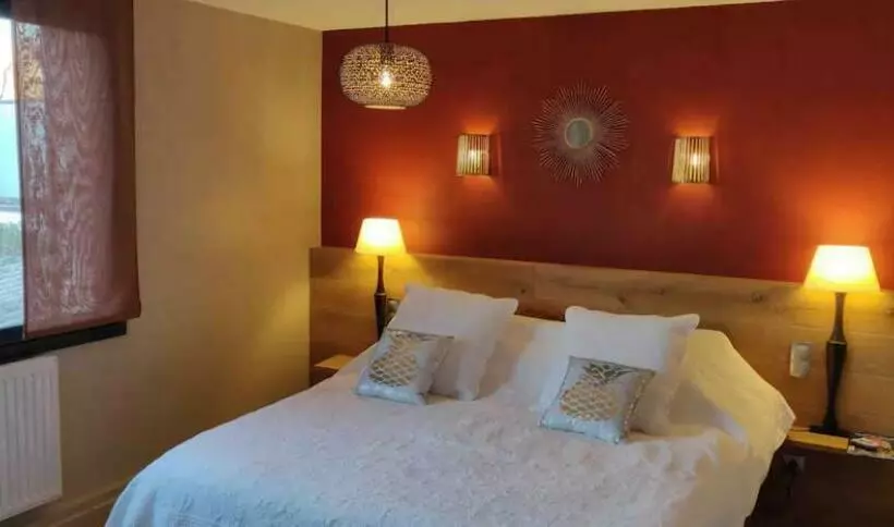 پانسیون Suite La Baronne Gîte Du Petit Hutin