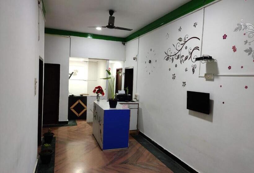 Hotel Adh K F International   Budget