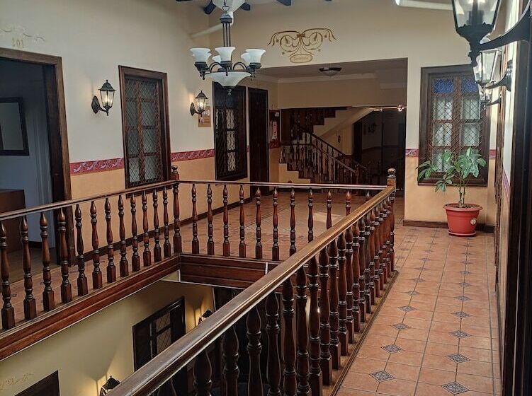 Hotel Sa By Raymipampa