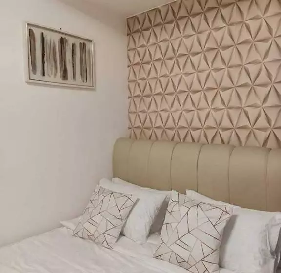 Roari Portovita Tower 2 Br Luxurious Unit