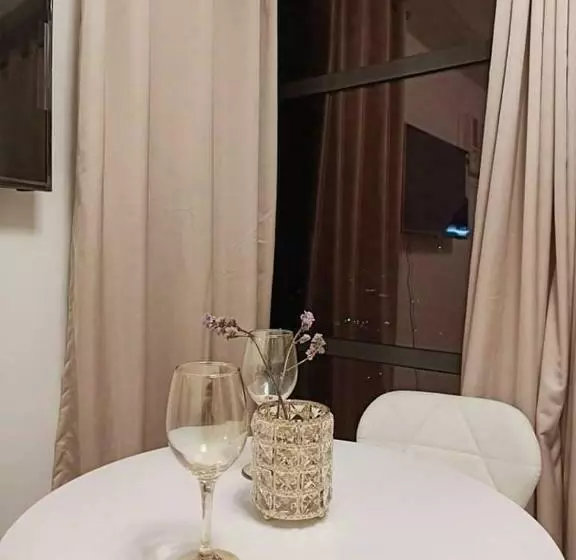 Roari Portovita Tower 2 Br Luxurious Unit