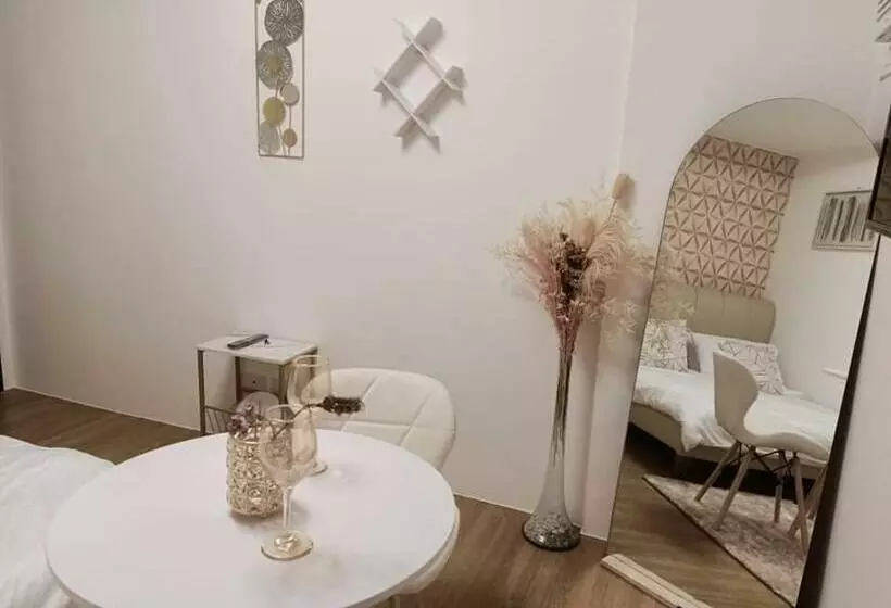Roari Portovita Tower 2 Br Luxurious Unit