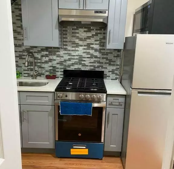 پانسیون A Great Room In Queens