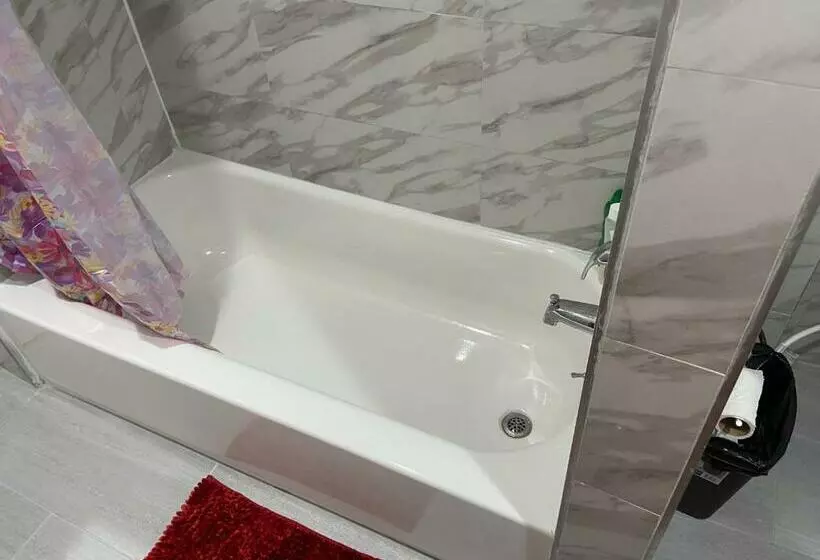 پانسیون A Great Room In Queens