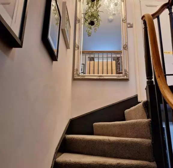 ベッドアンドブレックファースト Slate Hall