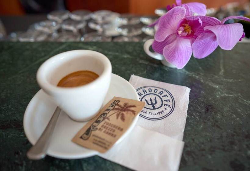 호텔 Albergo Al Salus