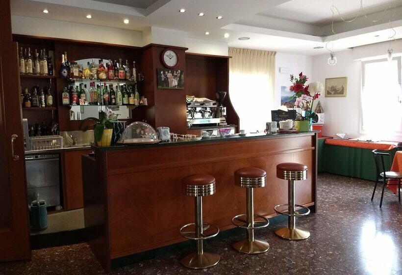 호텔 Albergo Al Salus