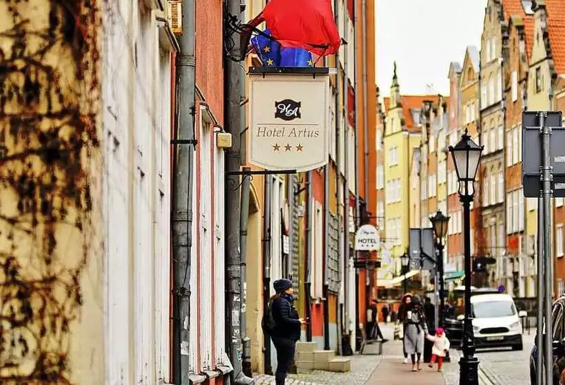 בית מלון כפרי Artus Old Town