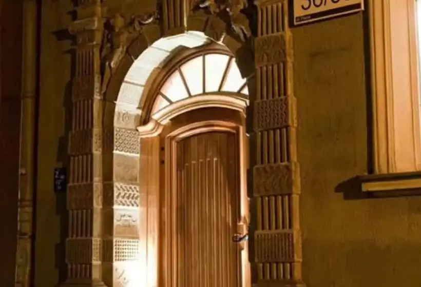 בית מלון כפרי Artus Old Town