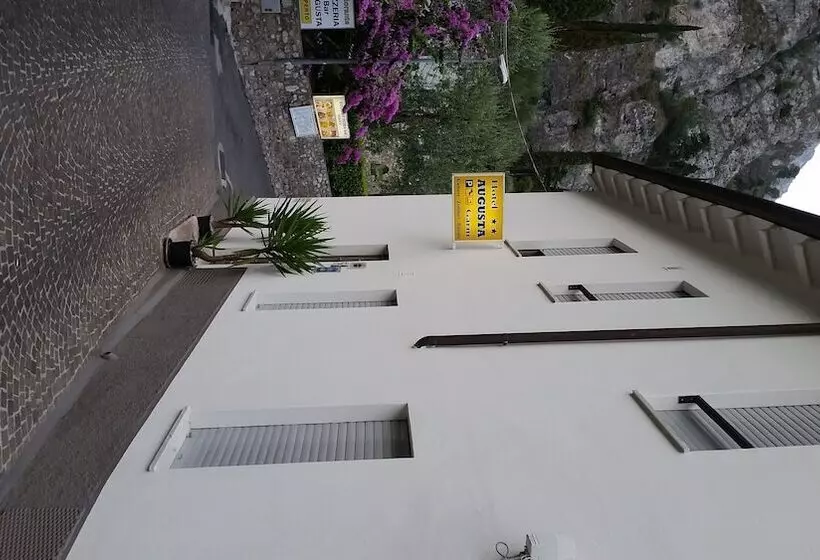 Otel Augusta Garnì
