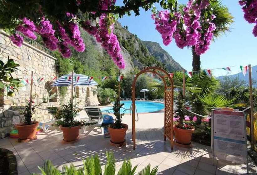 فندق Augusta Garnì