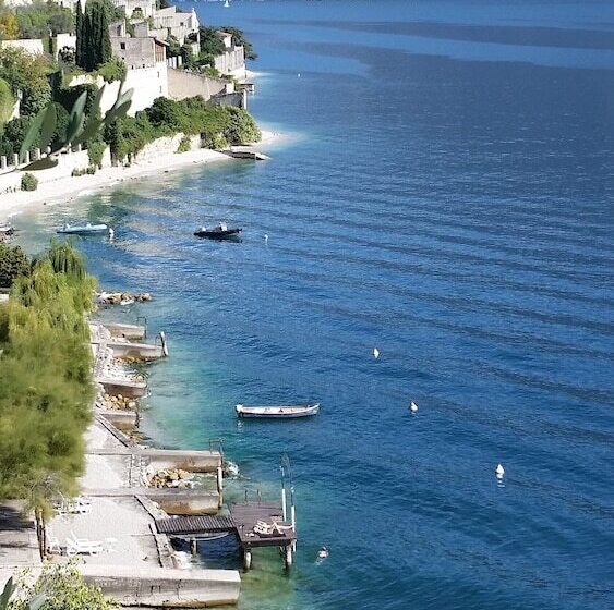 فندق Augusta Garnì