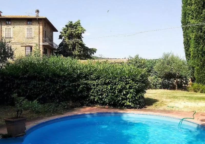 ホテル Borgo Cenaioli