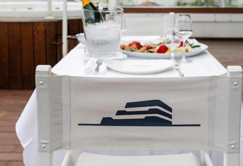 בית מלון כפרי Trampolines Suite