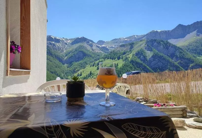 Aamiaismajoitus (B&B) õ 2040 Chambre Flocon