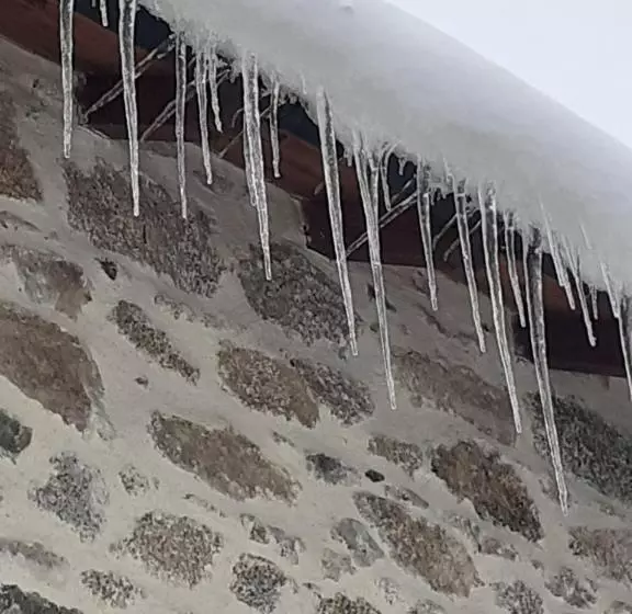 Aamiaismajoitus (B&B) Auverg Nature Chambre Auvergnate