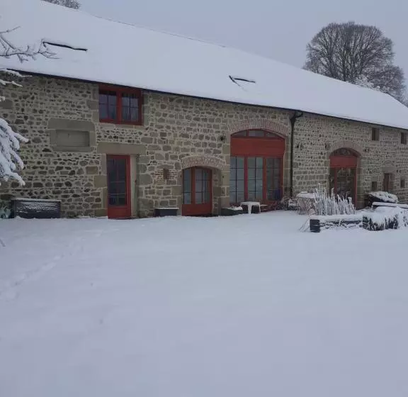 Aamiaismajoitus (B&B) Auverg Nature Chambre Auvergnate