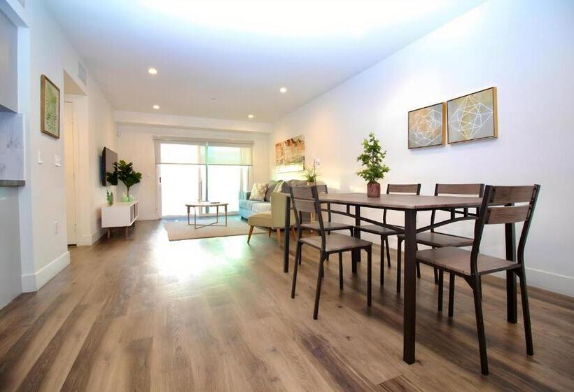 Los Angeles Premium Suites With Free Parking