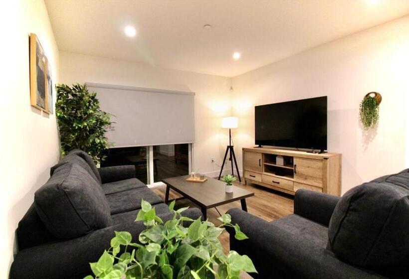 Los Angeles Premium Suites With Free Parking