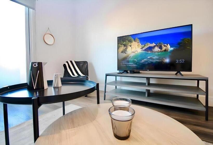 Los Angeles Premium Suites With Free Parking