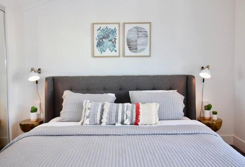 Los Angeles Premium Suites With Free Parking