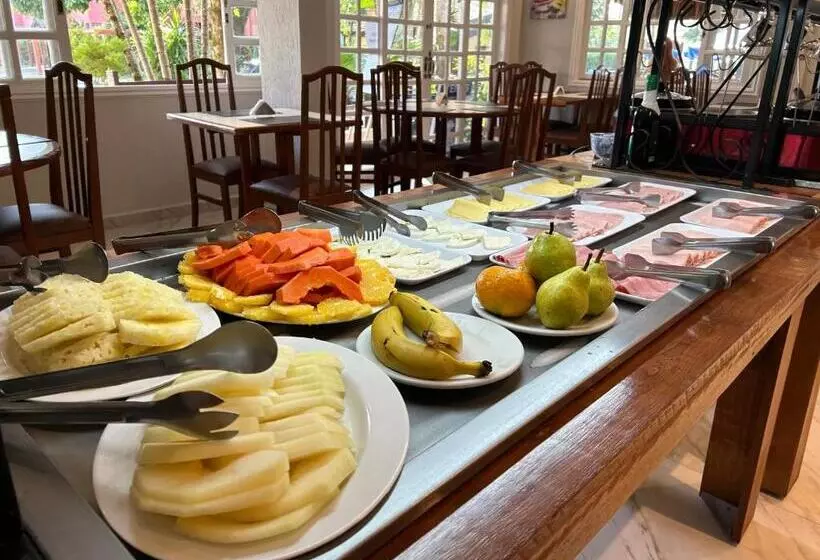 Fabuloso Flat 243 Amarílis 2 Piscinas Climatizadas, Sky 170 Canais Carregador Veiculo Elétrico Rivie