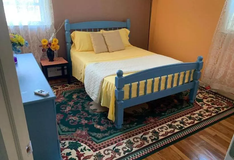 پانسیون Beautiful Room Near Jfk And Close To Laguardia Airports