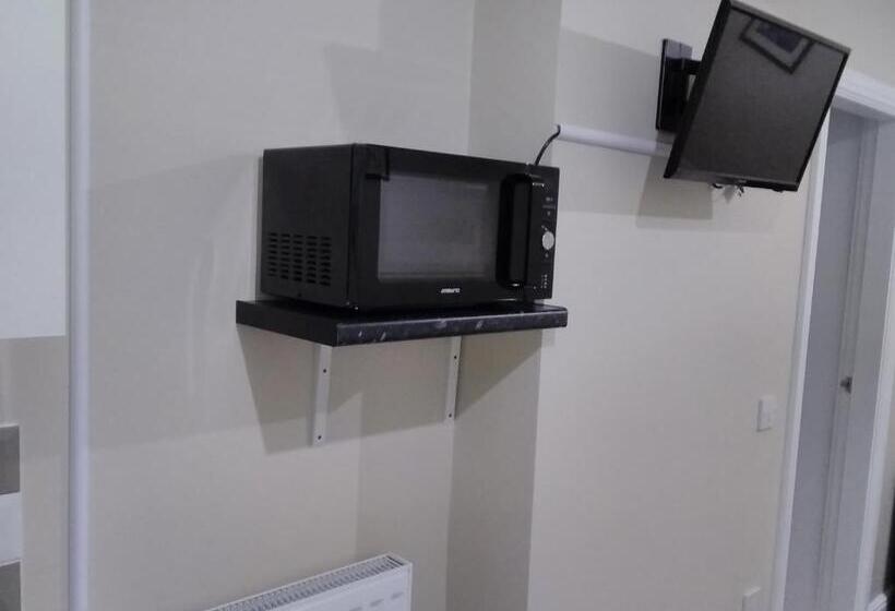 Pansiyon Windermere Studio Rooms With Free Car Parking Onsite