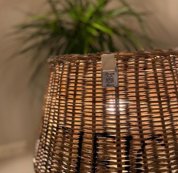 Bed and Breakfast De Vijverkamer     Privé Diner Op De Kamer Mogelijk!!