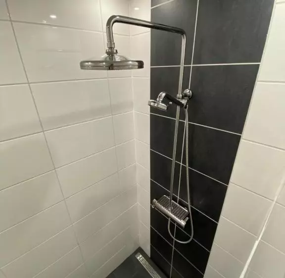 Aamiaismajoitus (B&B) De Vijverkamer     Privé Diner Op De Kamer Mogelijk!!