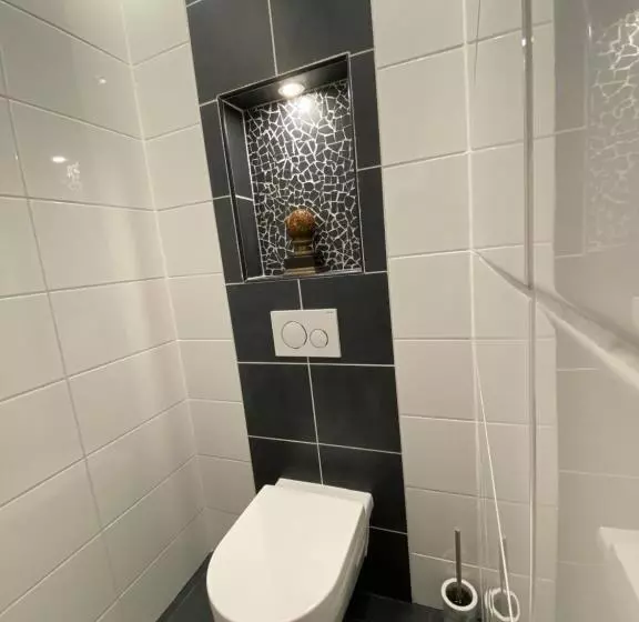 Aamiaismajoitus (B&B) De Vijverkamer     Privé Diner Op De Kamer Mogelijk!!