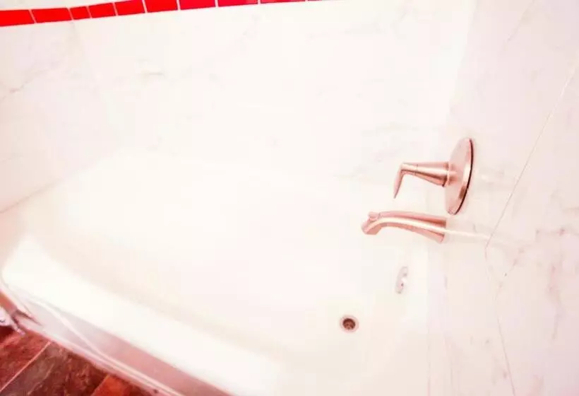 The Diamond At Kingston East