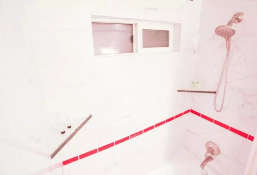 The Diamond At Kingston East