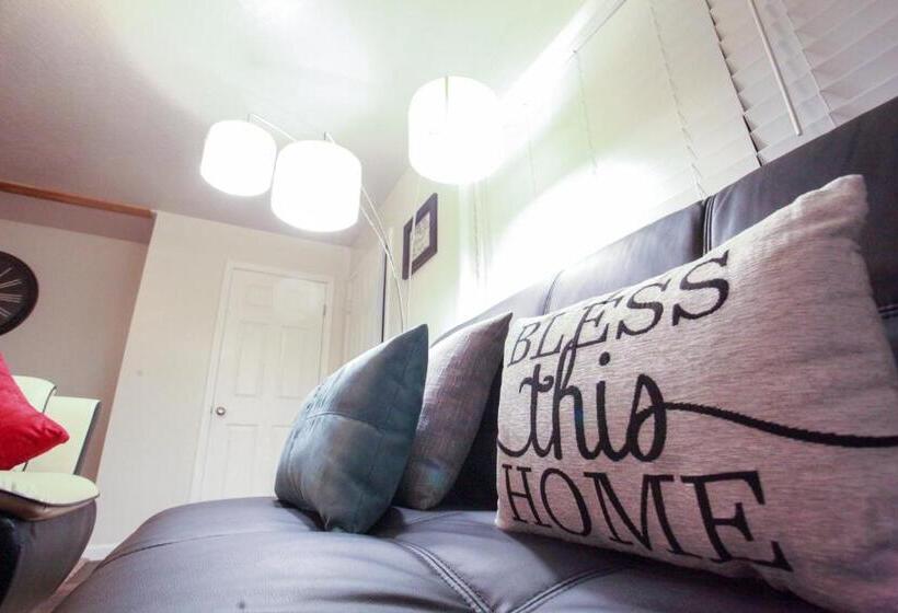 The Diamond At Kingston East