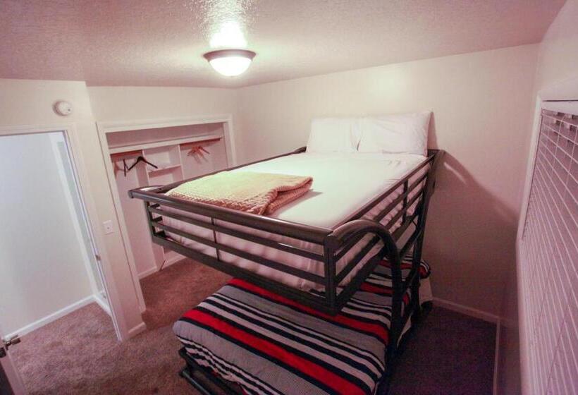 The Diamond At Kingston East