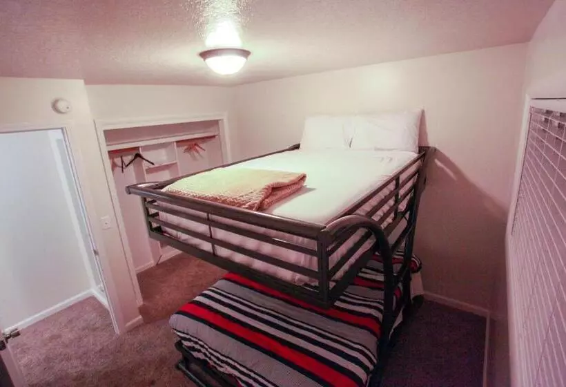 The Diamond At Kingston East