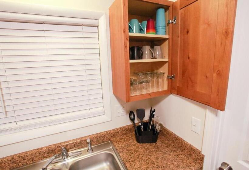 The Diamond At Kingston East