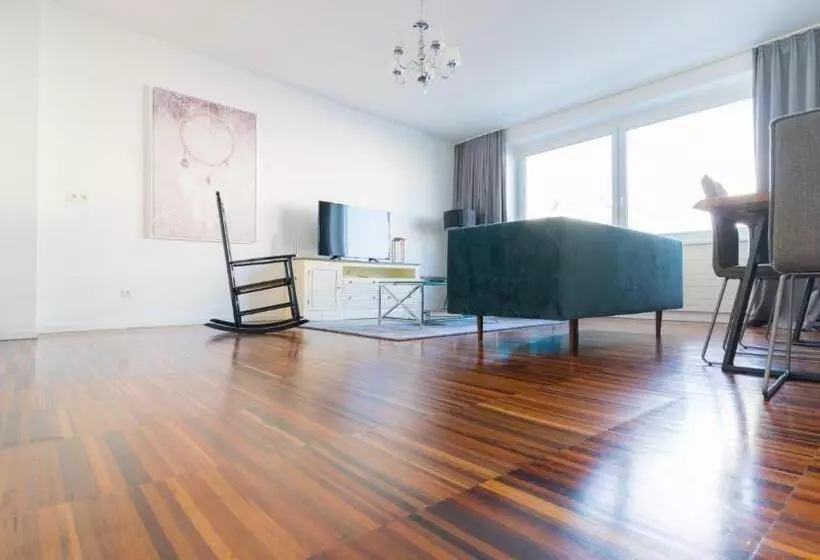 Vienna Residence, Naschmarkt   Karlsplatz