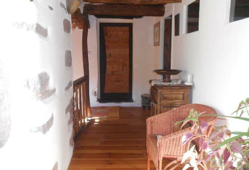 ベッドアンドブレックファースト Chambre D Hôtes Des Monts