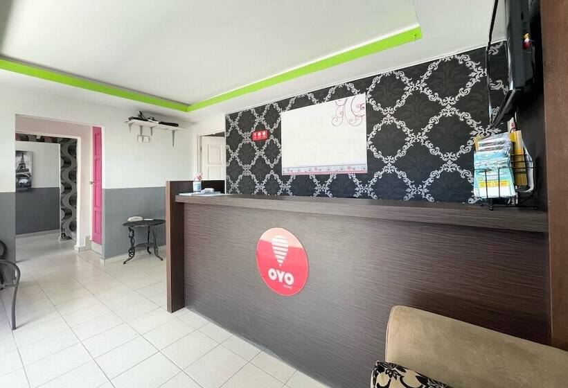 호텔 Oyo 90324 Muar Station