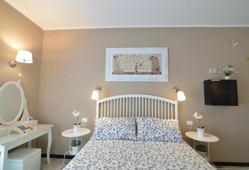 پانسیون Dimora Pascali Holiday    Rooms & Relax